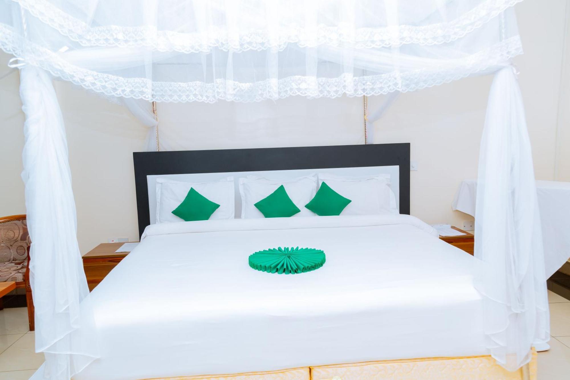 Five To Five Hotel Kigali Exterior foto